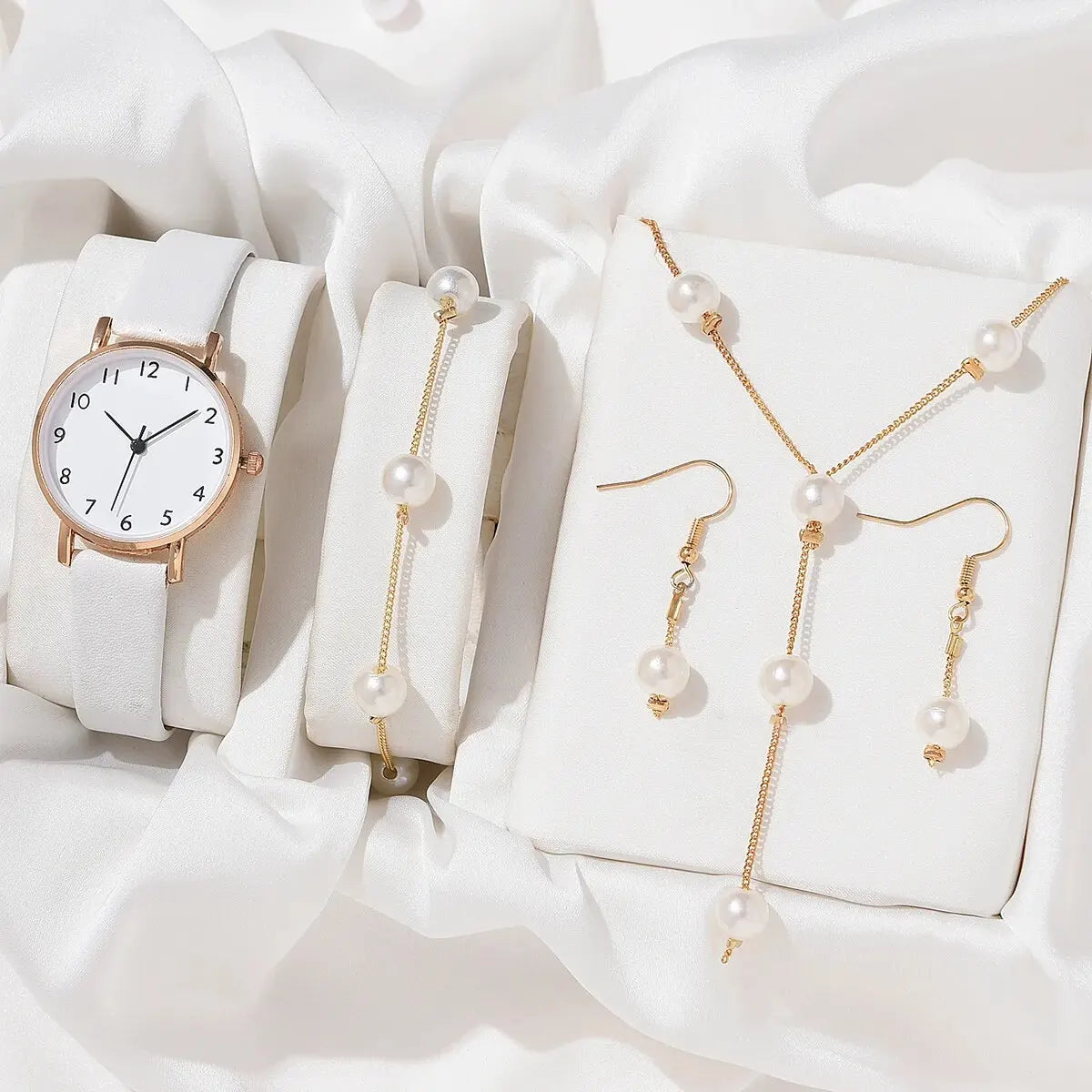 Waterproof Elegant Bracelet Watch – Stylish & Durable