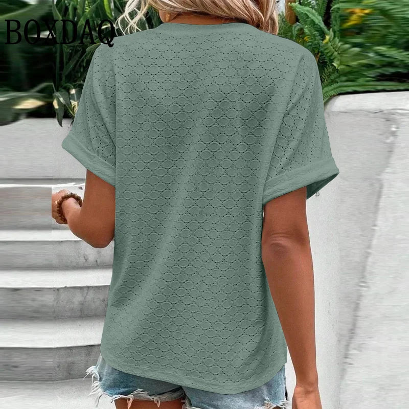 Relaxed Style – Short Sleeve Buttoned Tee