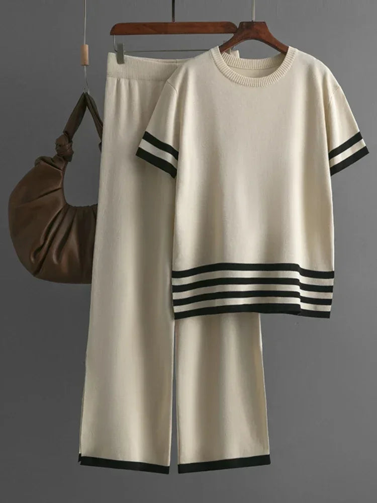 Knitted Comfort Set – Loose Top & Split Pants
