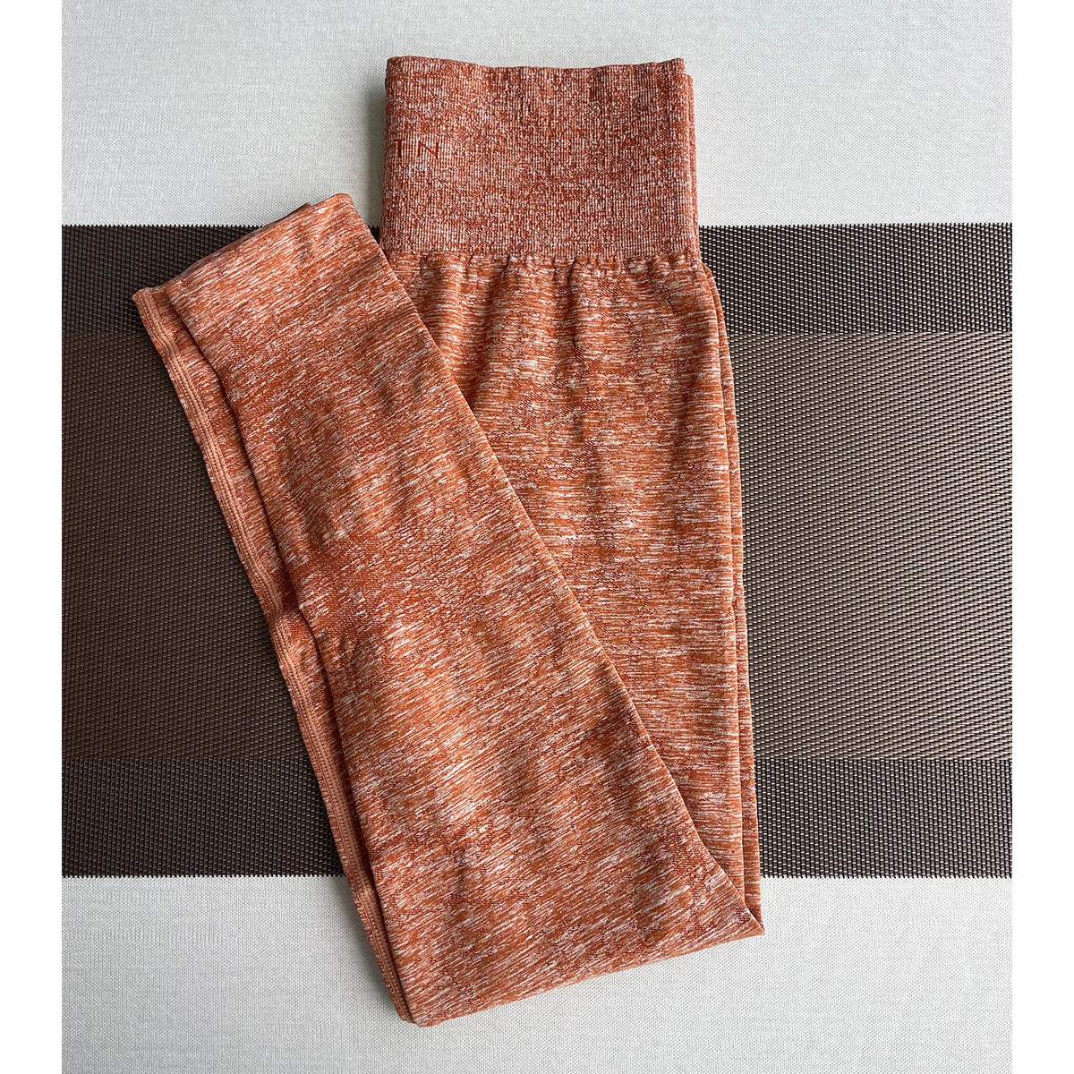 LiftLeg Digital Pants – Seamless Bubble Fit