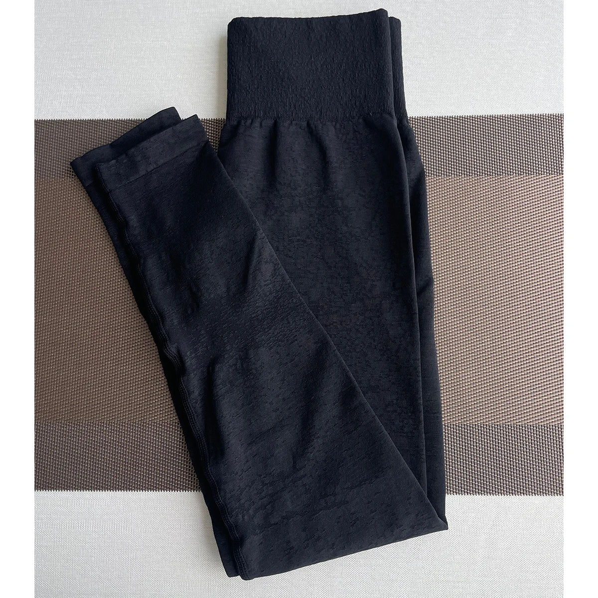 LiftLeg Digital Pants – Seamless Bubble Fit