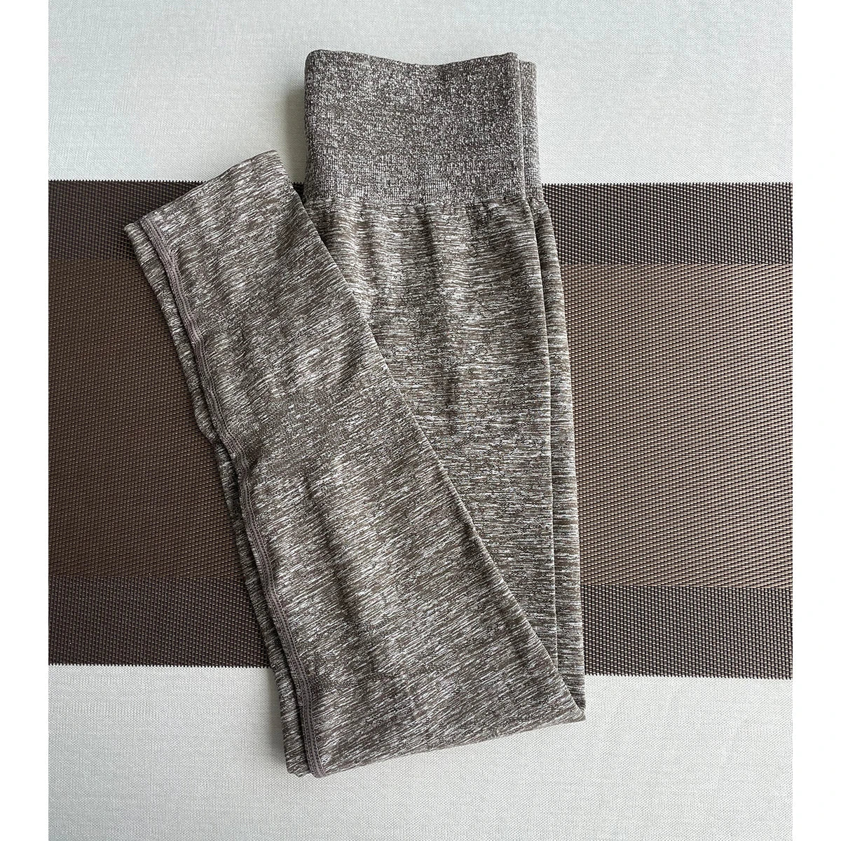 LiftLeg Digital Pants – Seamless Bubble Fit