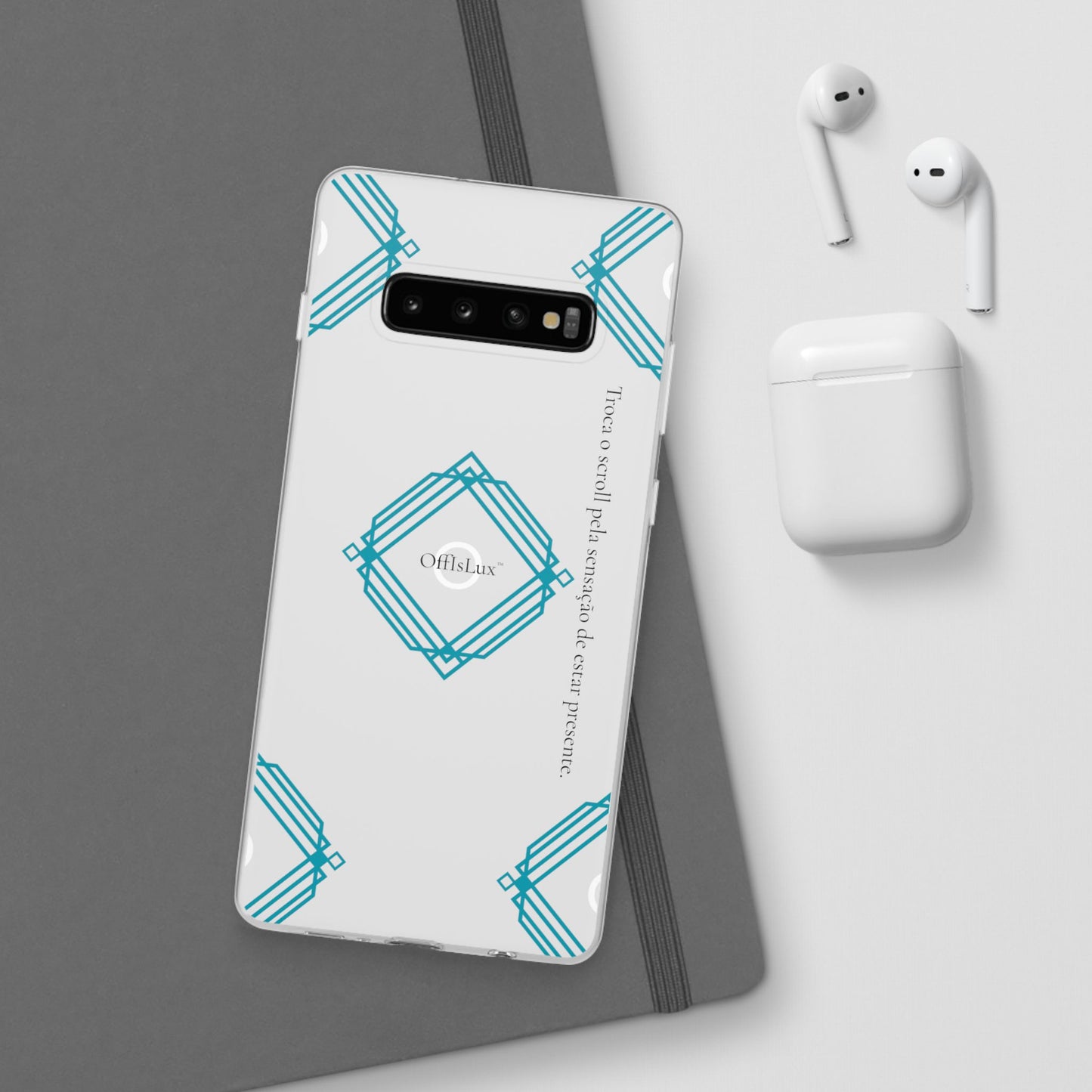 Troca o scroll pela sensação de estar presente.  -Capa Flexível Geométrica | OffIsLux™