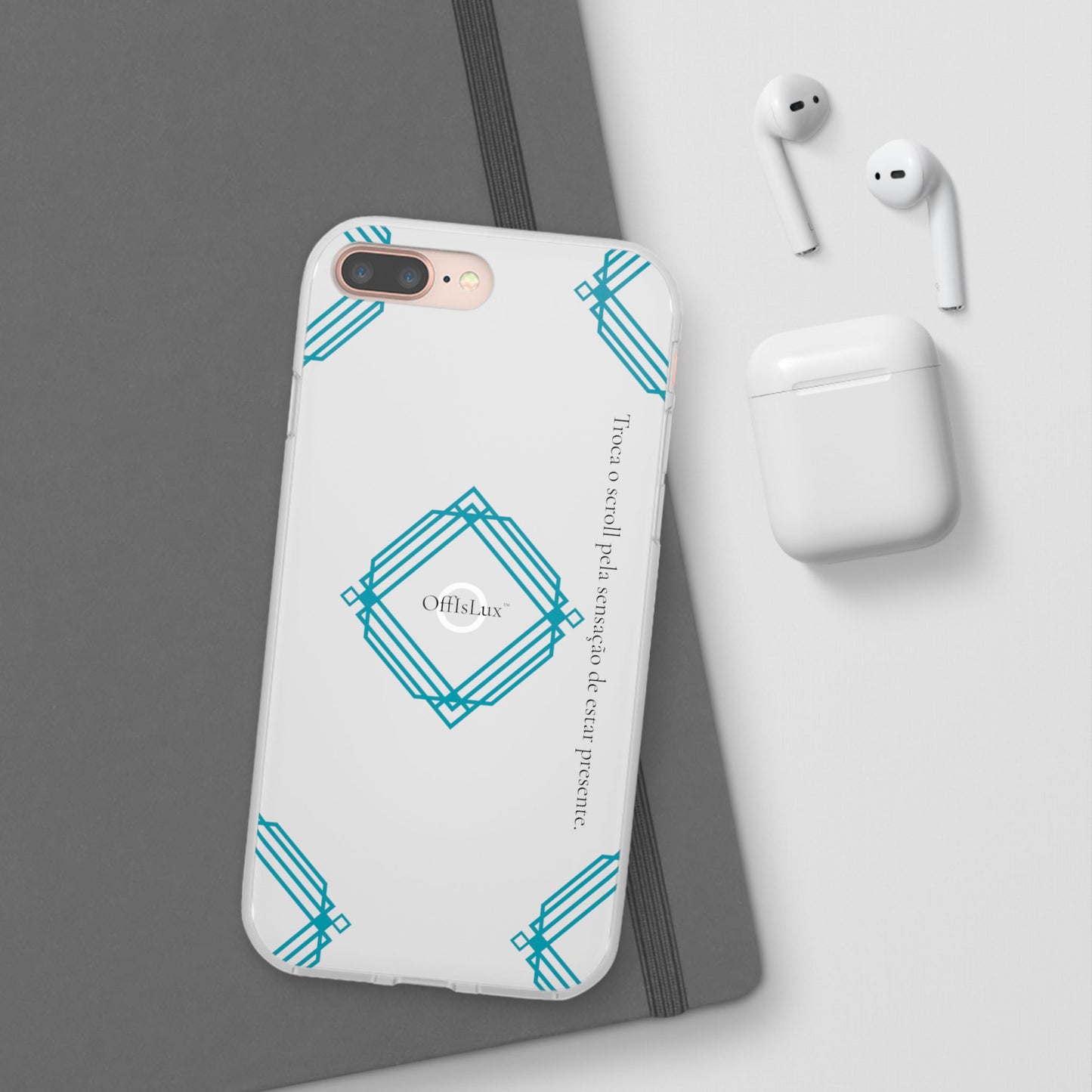 Troca o scroll pela sensação de estar presente.  -Capa Flexível Geométrica | OffIsLux™