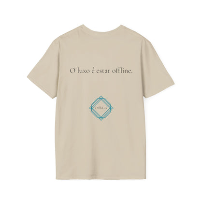 O luxo é estar offline. – Unisex T-Shirt | OffIsLux™