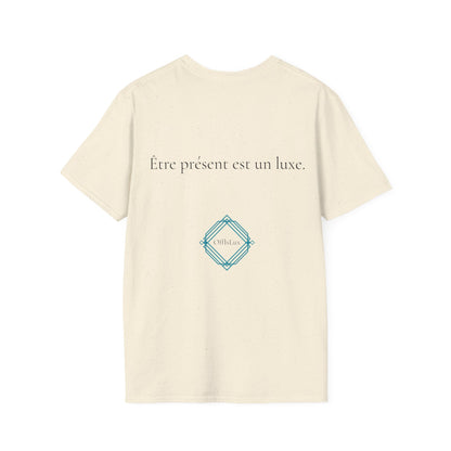 Être présent est un luxe. – Unisex T-Shirt | OffIsLux™
