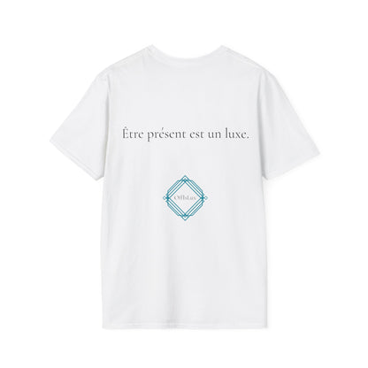 Être présent est un luxe. – Unisex T-Shirt | OffIsLux™