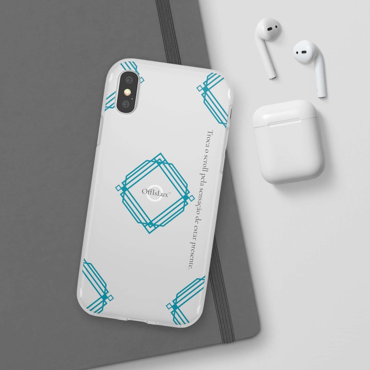 Troca o scroll pela sensação de estar presente.  -Capa Flexível Geométrica | OffIsLux™