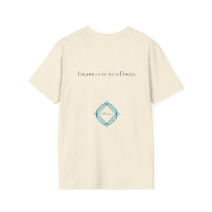 Encontra-te no silêncio. – Unisex T-Shirt | OffIsLux™
