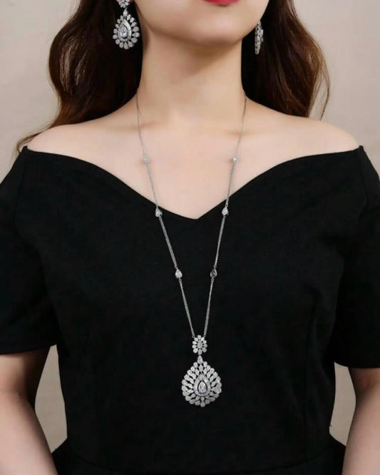 Long Chain Bridal Set – Cubic Zirconia Detail