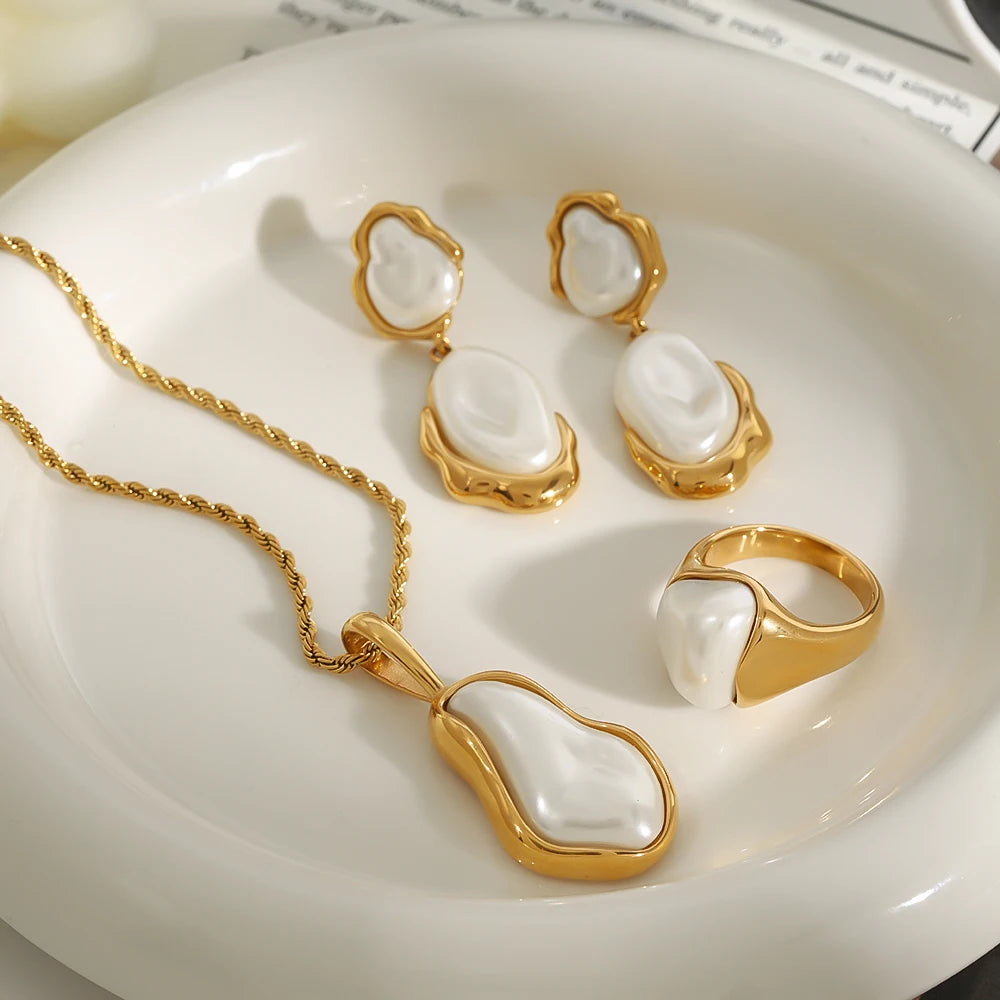 Shell Pearl Jewelry Set – Gold-Plated Trio