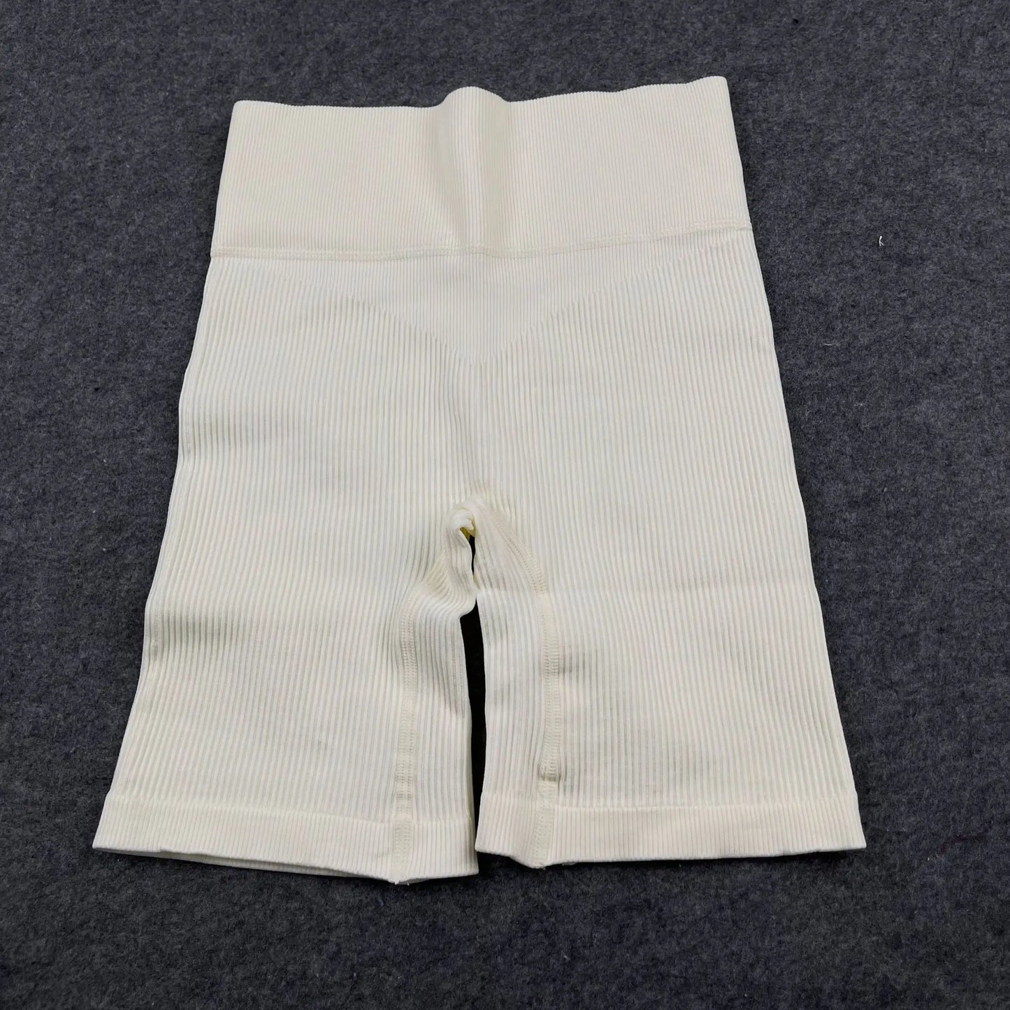 RibMotion Crop Set – Tank Top & High Waist Shorts