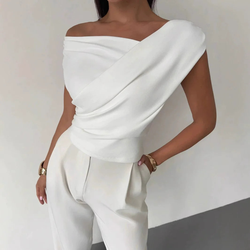 Minimalist Edge – Sleeveless Casual Tee for Women