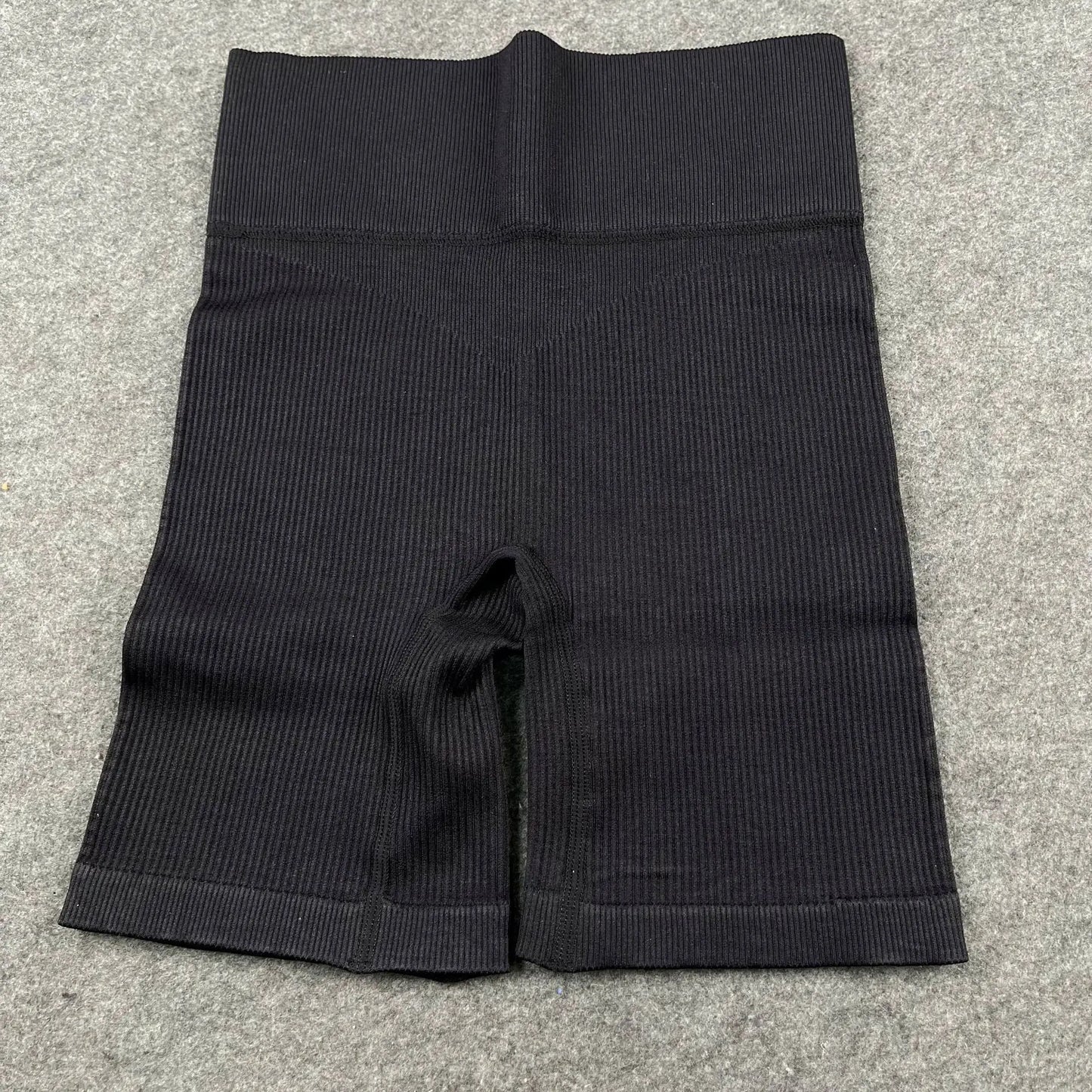 RibMotion Crop Set – Tank Top & High Waist Shorts