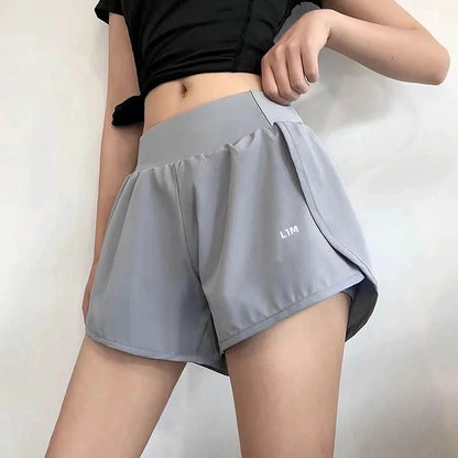 Fake Two-Piece Printed Pocket Shorts — Loose High Waist
