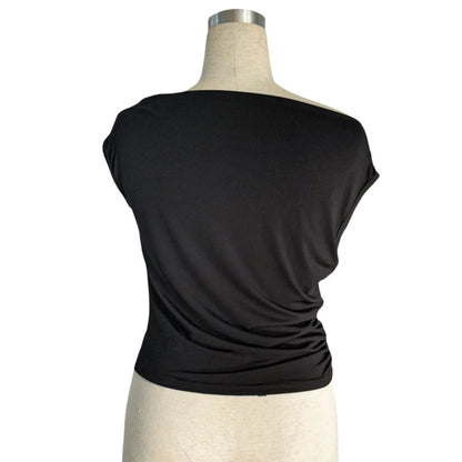 Minimalist Edge – Sleeveless Casual Tee for Women